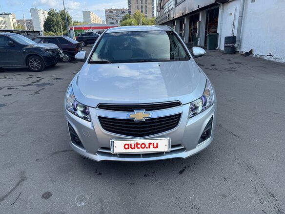 2013 Chevrolet Cruze I Рестайлинг, серебристый - вид 1