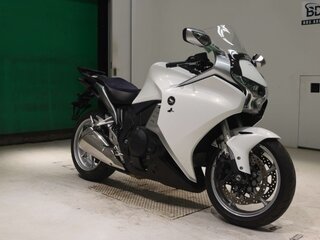 2010 Honda VFR 1200, белый, 953000 рублей, вид 3
