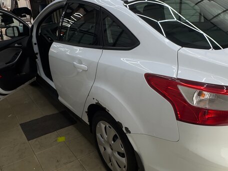 2013 Ford Focus III, белый, 730000 рублей, вид 4