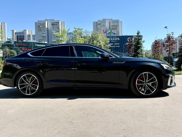 2022 Audi A5 Sportback 40 TFSI II (F5) Рестайлинг, чёрный, 4800000 рублей - вид 3