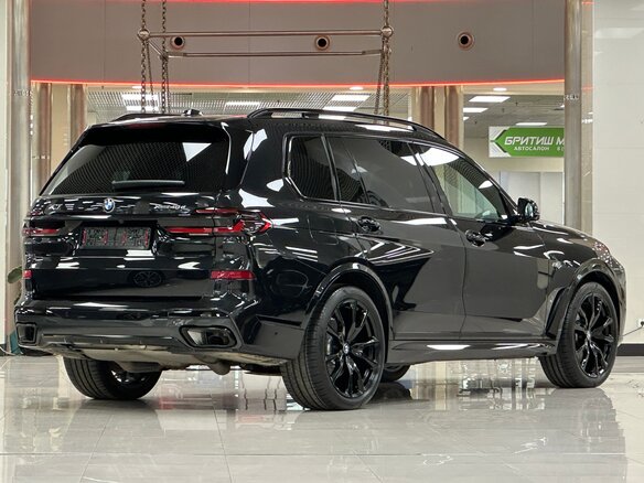 2026 BMW X7 40d I (G07) Рестайлинг, чёрный, 15990000 рублей - вид 6