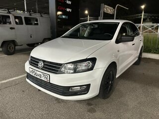 2018 Volkswagen Polo V Рестайлинг, белый, 899000 рублей, вид 1