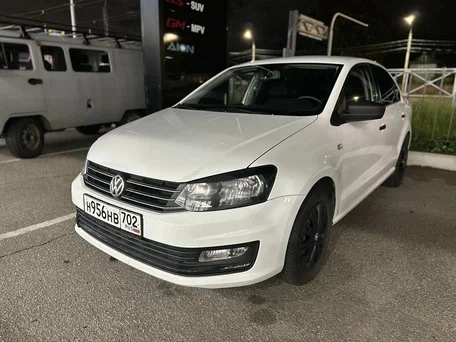 2018 Volkswagen Polo V Рестайлинг, белый, 899000 рублей, вид 1