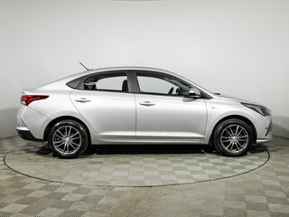 2021 Hyundai Solaris II Рестайлинг, серый, 1649700 рублей, вид 4