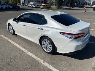 2020 Toyota Camry VIII (XV70), белый, 2999999 рублей, вид 4