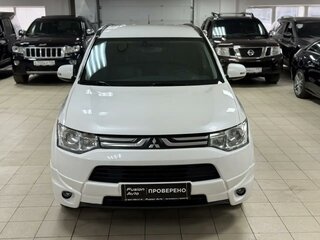 2013 Mitsubishi Outlander III, белый, 1249000 рублей, вид 2