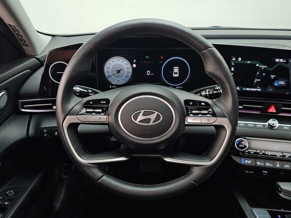 2023 Hyundai Avante VII Рестайлинг, красный, 1990000 рублей - вид 14
