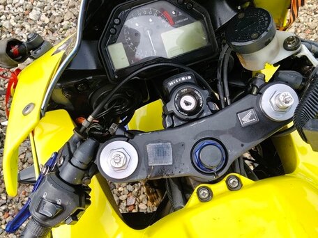 2004 Honda CBR 600RR, жёлтый, 499999 рублей, вид 5