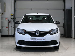 2018 Renault Logan II, белый, 830000 рублей, вид 2