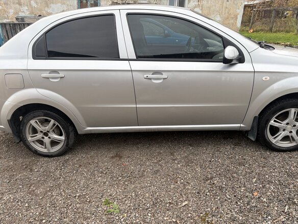 2010 Chevrolet Aveo I Рестайлинг, серебристый, 350000 рублей - вид 5