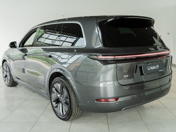 2025 Li Auto (Lixiang) L9 52.3 kWh I Рестайлинг, серебристый, 8890000 рублей - вид 4