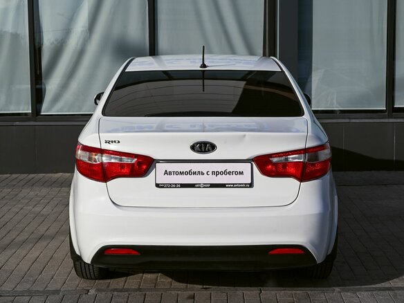 2012 Kia Rio 4-speed III, белый, 837000 рублей - вид 3