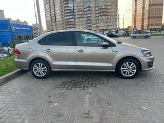 2018 Volkswagen Polo V Рестайлинг, бежевый, 1100000 рублей, вид 4