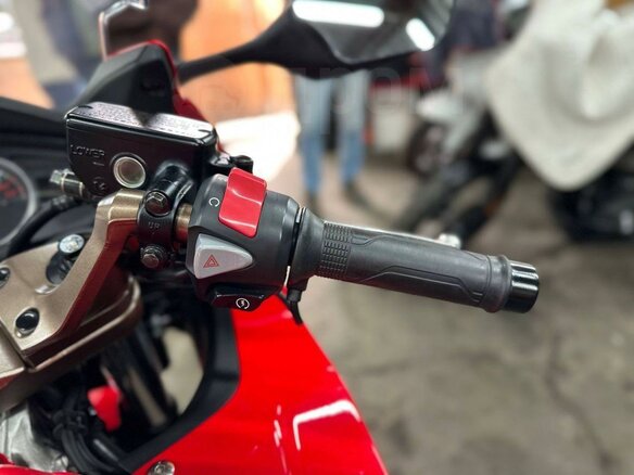 2014 Honda VFR 800, красный, 910000 рублей - вид 37