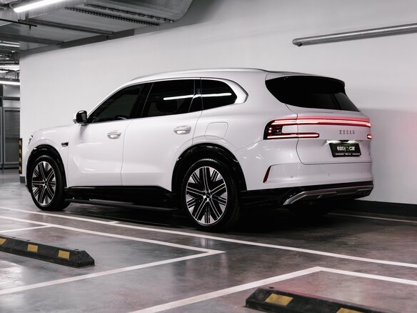 2026 Zeekr 8X 70 kWh, белый, 11428000 рублей - вид 9