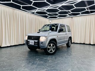 2010 Mitsubishi Pajero Mini II, серый, 859000 рублей, вид 1