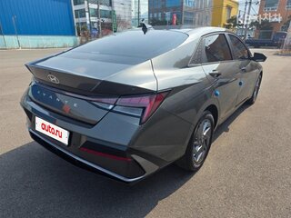 2023 Hyundai Avante VII Рестайлинг, серебристый, 1830005 рублей, вид 3