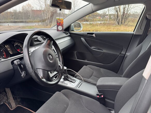 2010 Volkswagen Passat B6, серый, 750000 рублей - вид 3