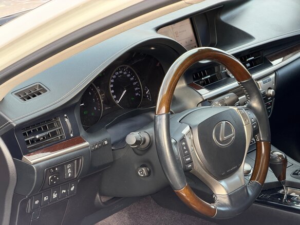 2014 Lexus ES 300h VI, белый, 2290000 рублей - вид 13
