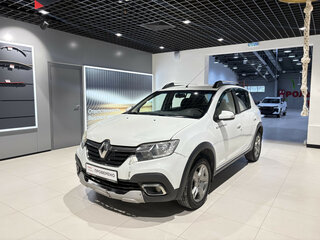 2020 Renault Sandero Stepway II Рестайлинг, белый, 798000 рублей, вид 1