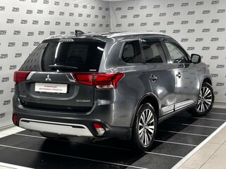 2018 Mitsubishi Outlander III Рестайлинг 3, серый, 2017600 рублей, вид 2