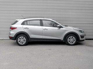 2019 Kia Rio X-Line IV, серебристый, 1500000 рублей, вид 4