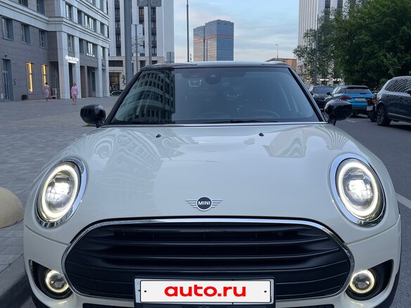 2021 Mini Clubman Cooper II Рестайлинг, бежевый - вид 2