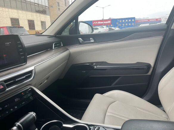2022 Kia K5 III, чёрный - вид 10