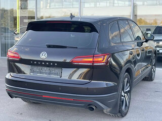 2019 Volkswagen Touareg III, чёрный, 5500000 рублей, вид 5