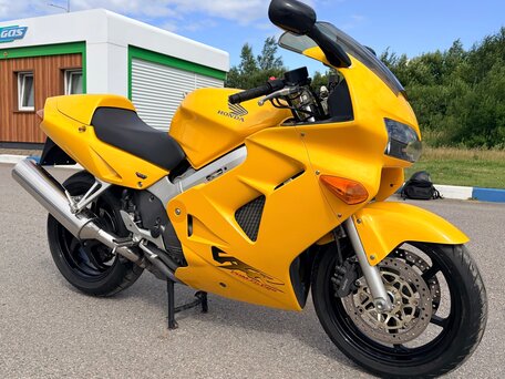 1999 Honda VFR 800, жёлтый, 429000 рублей, вид 1