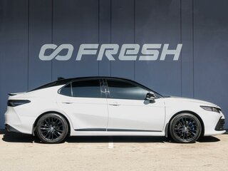 2021 Toyota Camry VIII (XV70) Рестайлинг, белый, 2940000 рублей, вид 5