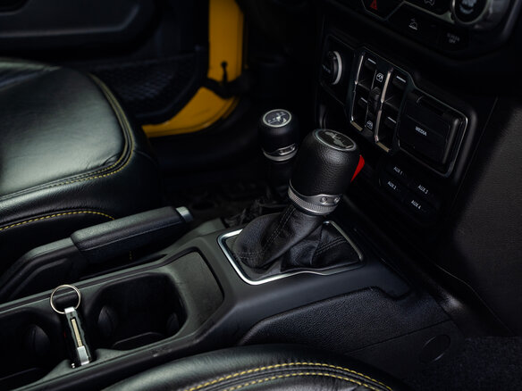 2021 Jeep Wrangler IV (JL), жёлтый, 4900000 рублей - вид 18