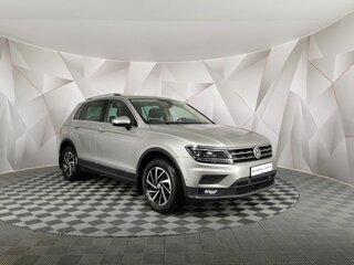 2018 Volkswagen Tiguan II, серебристый, 2295000 рублей, вид 2