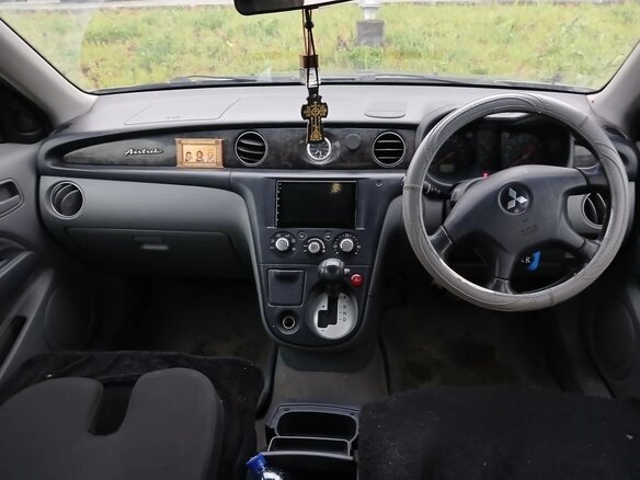 2001 Mitsubishi Airtrek I, серый, 360000 рублей - вид 6