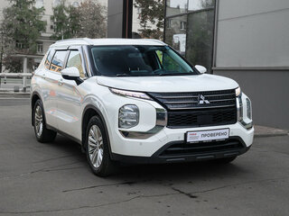 2022 Mitsubishi Outlander IV, белый, 2550000 рублей, вид 3