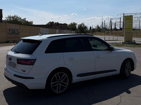2018 Audi Q7 II (4M), белый, 5100000 рублей, вид 3