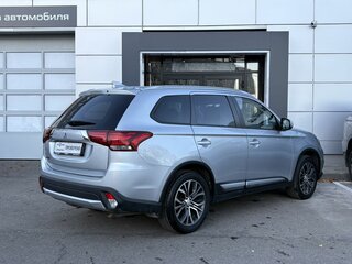 2018 Mitsubishi Outlander III Рестайлинг 2, серебристый, 1559000 рублей, вид 5