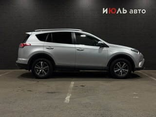 2018 Toyota RAV4 IV (XA40) Рестайлинг, серебристый, 2680000 рублей, вид 4