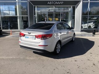 2015 Kia Rio III Рестайлинг, серебристый, 1072000 рублей, вид 5