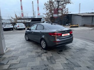 2017 Kia Rio III Рестайлинг, серый, 1100000 рублей, вид 2
