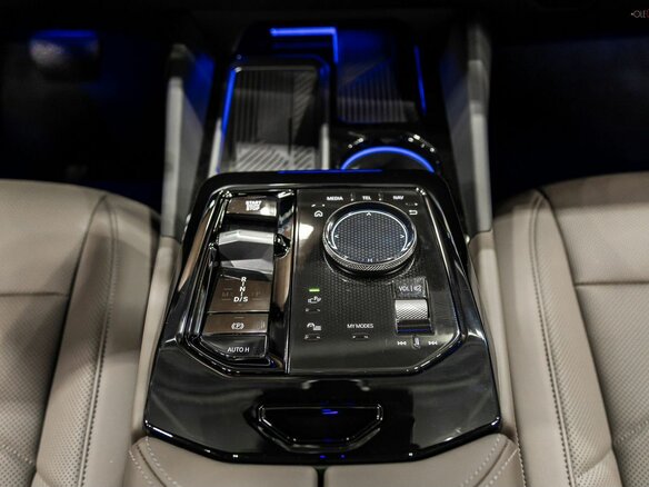 2025 BMW 5 серии Long 530Li xDrive VIII (G60/G61/G68), чёрный, 8400000 рублей - вид 9