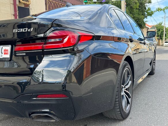 2022 BMW 5 серии 530d VII (G30/G31/G38) Рестайлинг, чёрный, 6500000 рублей - вид 11