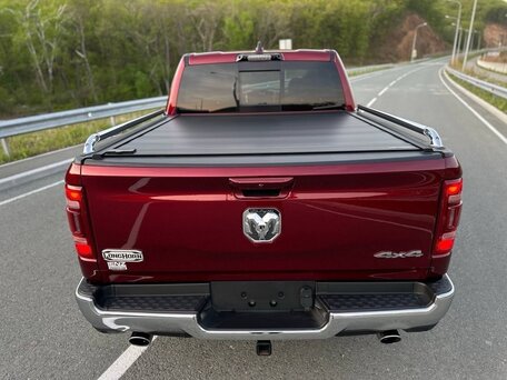 2023 Ram 1500 Crew Cab V, пурпурный, 8321000 рублей, вид 5