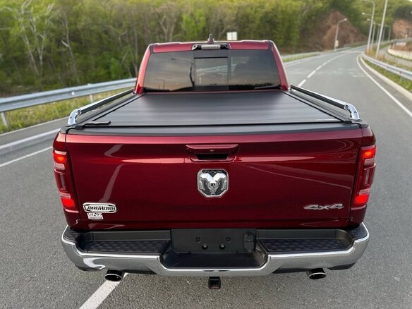 2023 Ram 1500 Crew Cab V, пурпурный, 8321000 рублей - вид 4