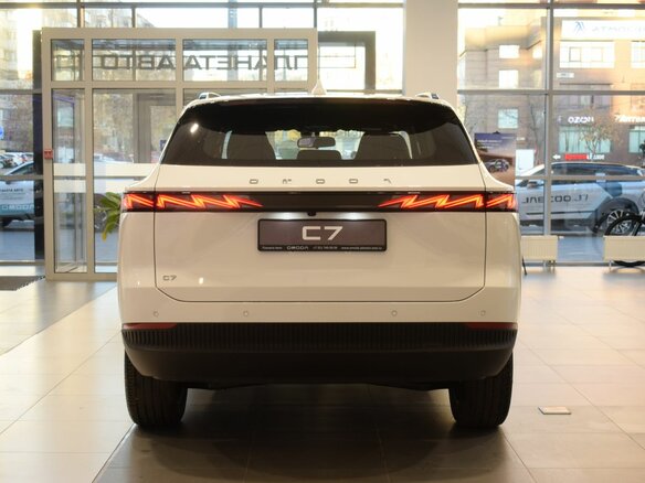 2026 Omoda C7, белый - вид 3