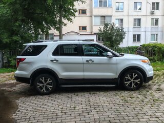 2013 Ford Explorer V, белый, 1700000 рублей, вид 4