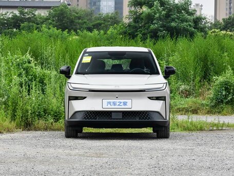 2026 Toyota bZ3X 50 kWh, серебристый, 2340000 рублей, вид 1