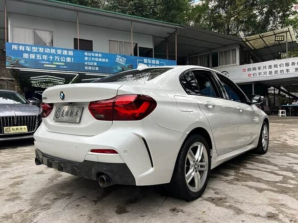2022 BMW 1 серии 120i III (F52) Рестайлинг, белый, 1950000 рублей - вид 2