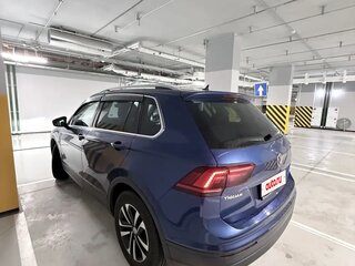 2020 Volkswagen Tiguan II, синий, 2550000 рублей, вид 4