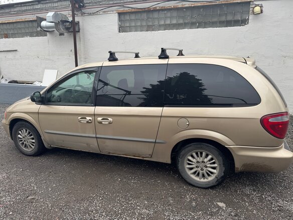 2001 Dodge Caravan Grand IV, золотистый, 400000 рублей - вид 5